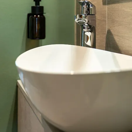 Palais Bernadette Apartmanhotel Parma