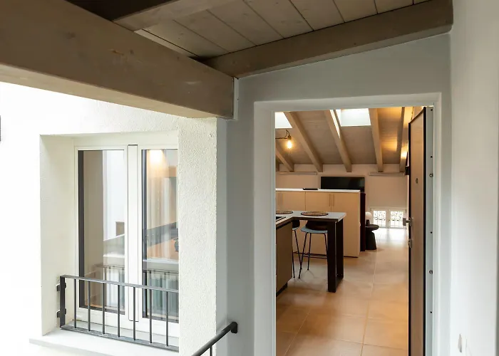 Palais Bernadette Apart Otel Parma